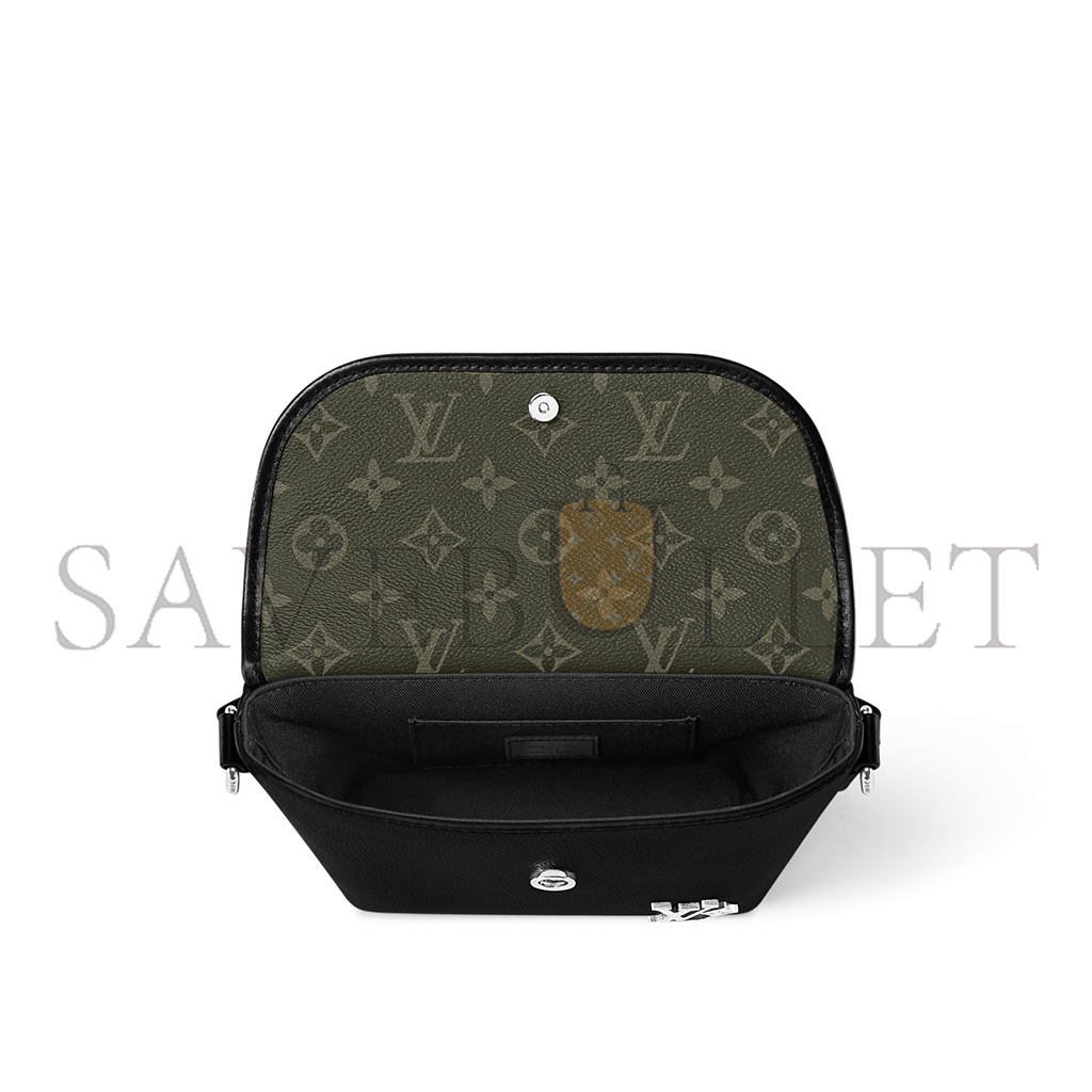 LOUIS VUITTON PULSE WEARABLE WALLET M12618 (23*16*5cm)